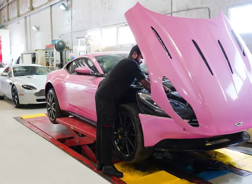Aston-Martin-Garage-Dubai.jpg